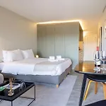 Modern Studio Private Terrace & Unique View - A Lejlighed